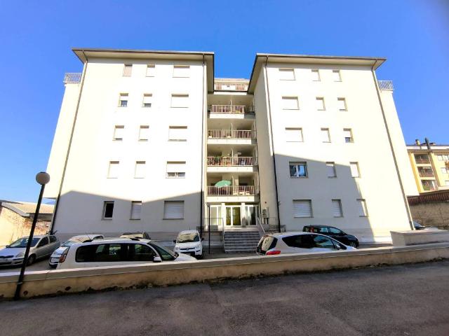 Appartamento in vendita a Piazza d'Armi, Tornimparte