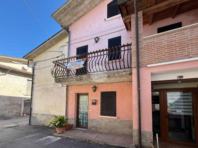 Appartamento in vendita a Tornimparte, Abruzzo