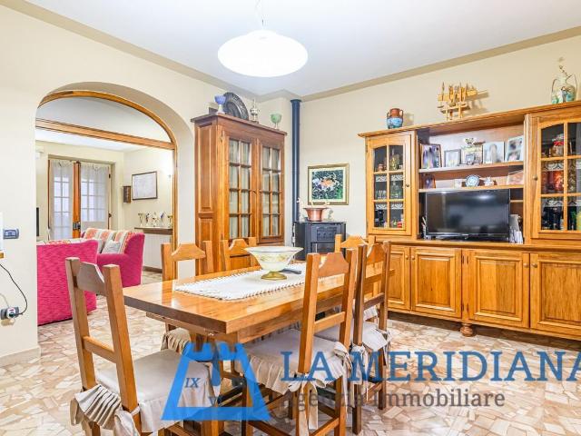 Appartamento in vendita a Larciano, Larciano Castello