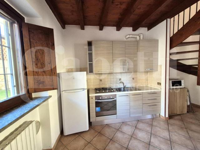 Appartamento in vendita a Lardirago, Lombardia