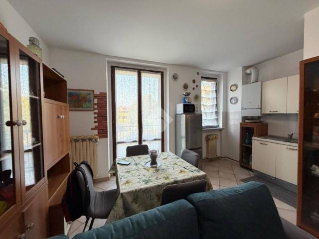Appartamento in vendita a Lardirago, Lombardia