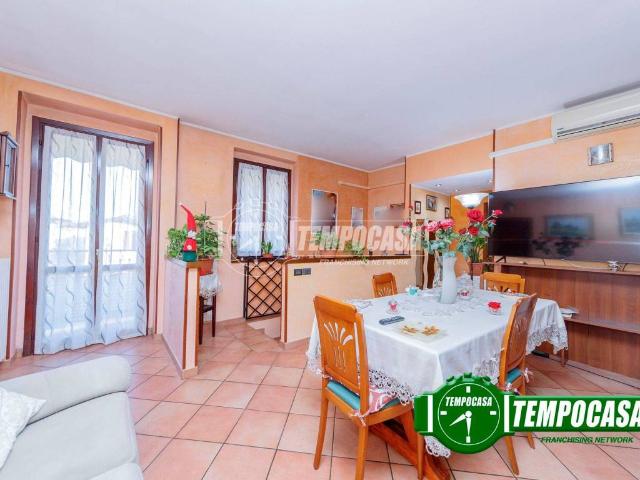 Appartamento in vendita a Lardirago, Lombardia