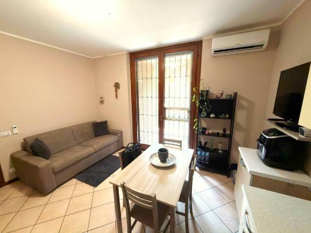 Appartamento in vendita a Lardirago, Lombardia