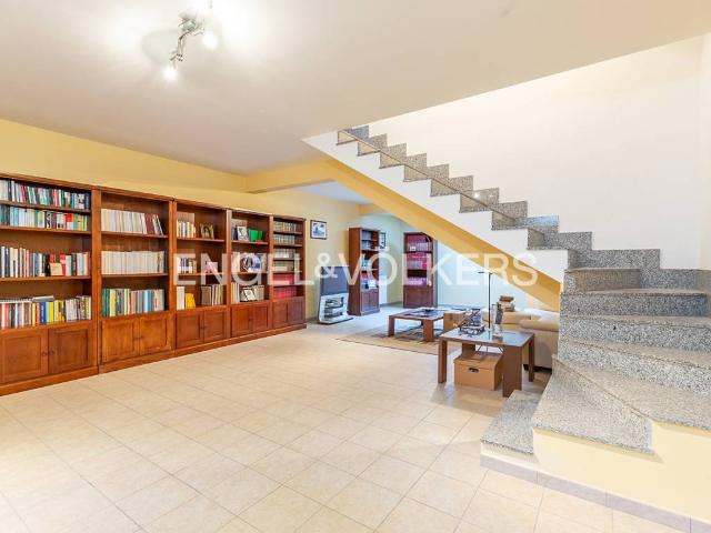 Appartamento in vendita a Valle Mazzone, Roma Capitale
