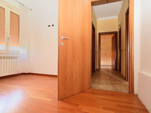 Appartamento in vendita a Valle Mazzone, Roma Capitale