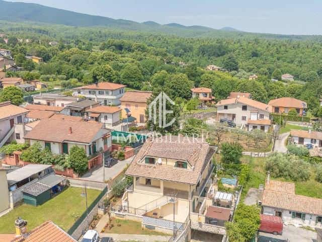 Appartamento in vendita a Valle Mazzone, Roma Capitale