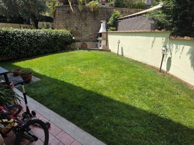 Appartamento in vendita a Valle Mazzone, Roma Capitale