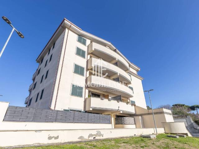 Appartamento in vendita a Valle Mazzone, Roma Capitale