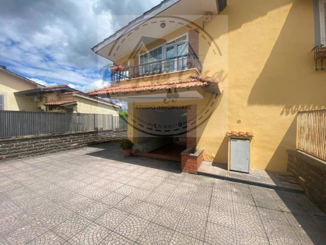 Appartamento in vendita a Valle Mazzone, Roma Capitale