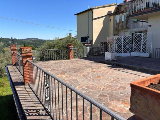 Appartamento in vendita a Lastra A Signa, Toscana