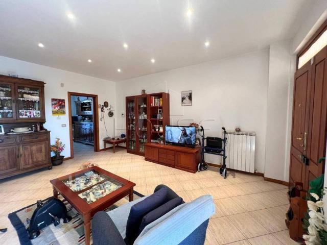 Villa Schiera in vendita a Laterina Pergine Valdarno, Laterina