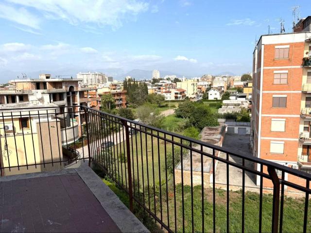 Appartamento in vendita a Nicolosi, Latina