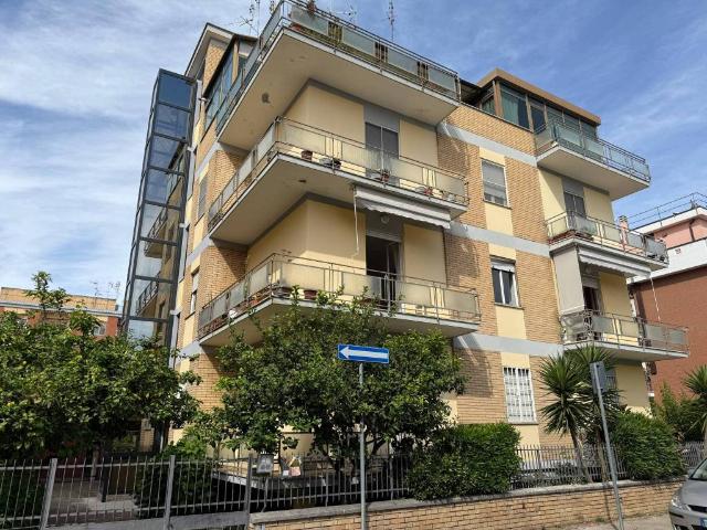 Appartamento in vendita a Frezzotti, Latina