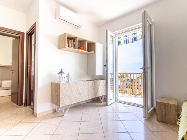 Appartamento in vendita a Villaggio Nettuno, Latina