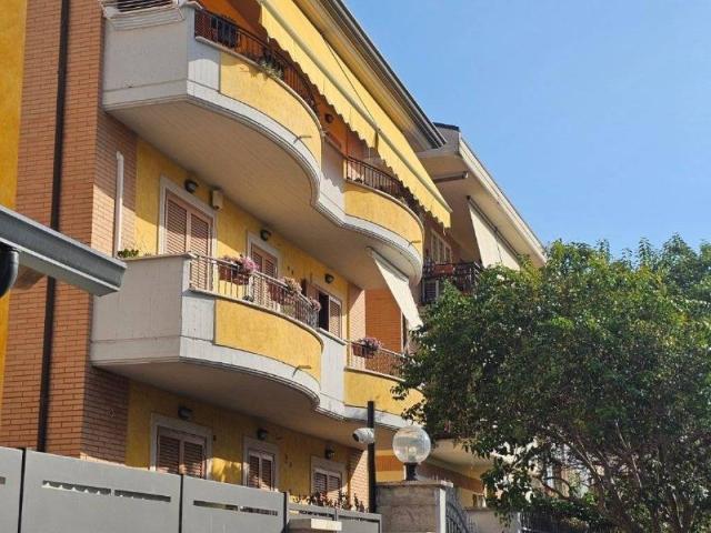 Appartamento in vendita a Goretti, Latina