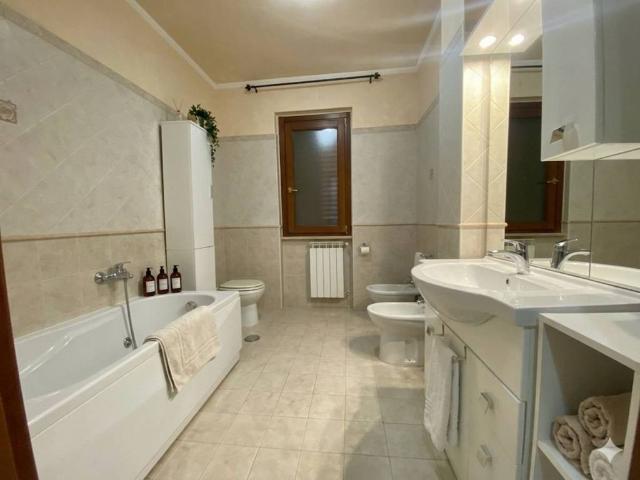 Appartamento in vendita a Latina, Lazio