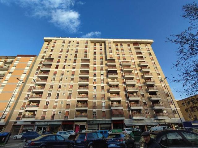 Appartamento in vendita a Goretti, Latina
