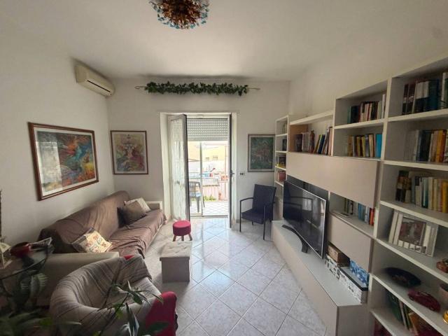 Appartamento in vendita a Nicolosi, Latina