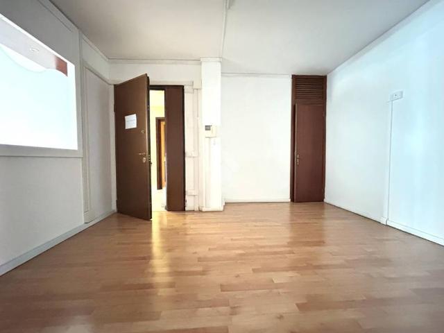 Appartamento in vendita a Goretti, Latina