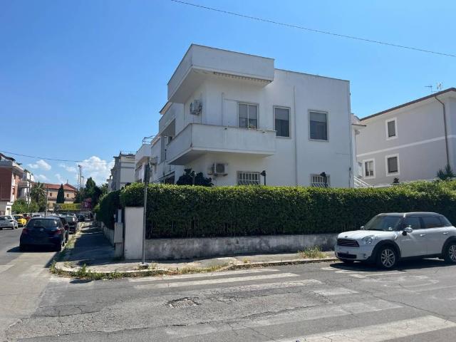 Appartamento in vendita a Latina, Lazio