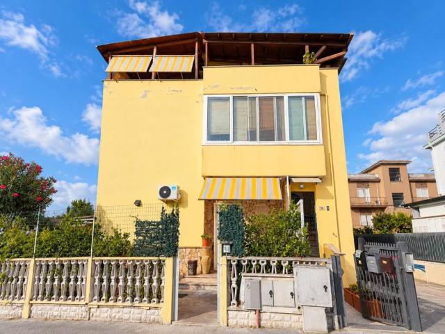 Appartamento in vendita a Piccarello, Latina