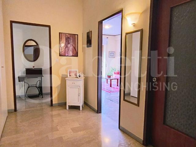 Appartamento in vendita a Nicolosi, Latina