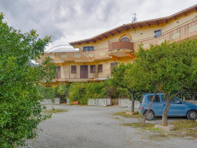 Appartamento in vendita a Laureana Cilento, Campania