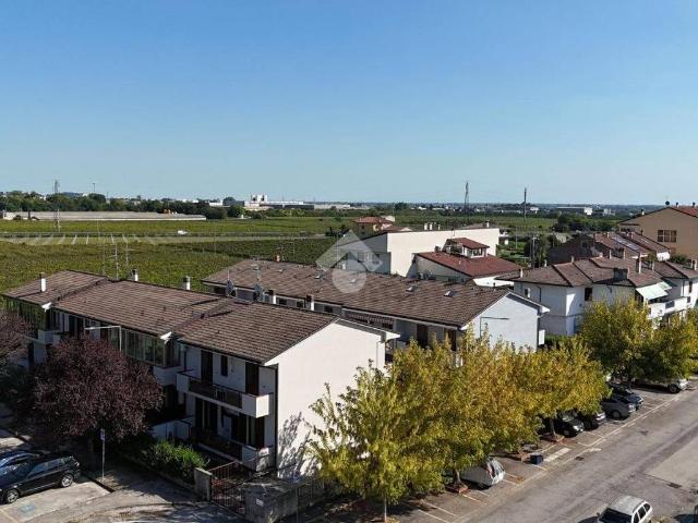 Appartamento in vendita a Lavagno, Vago