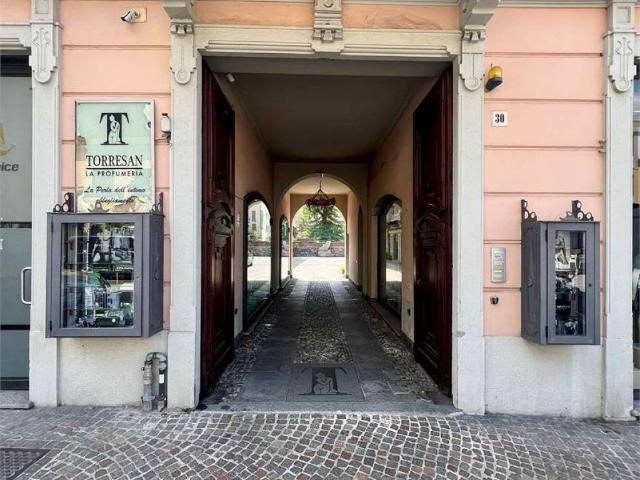Appartamento in vendita a Comunità Montana Valli del Verbano, Laveno Mombello