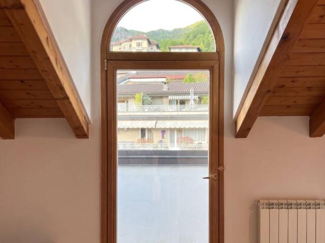 Appartamento in vendita a Comunità Montana Valli del Verbano, Laveno Mombello