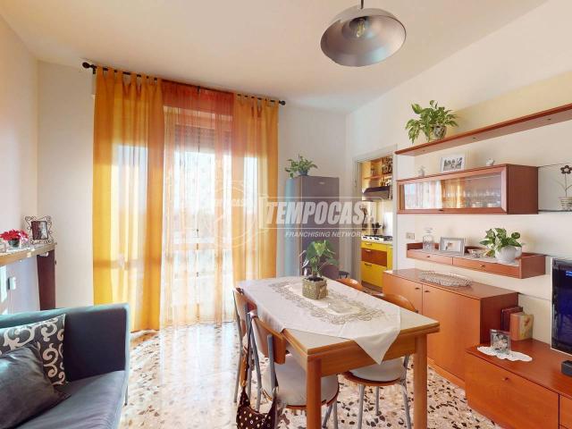 Appartamento in vendita a Lazzate, Lombardia