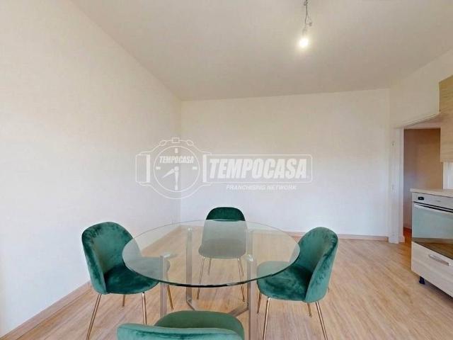 Appartamento in vendita a Lazzate, Lombardia