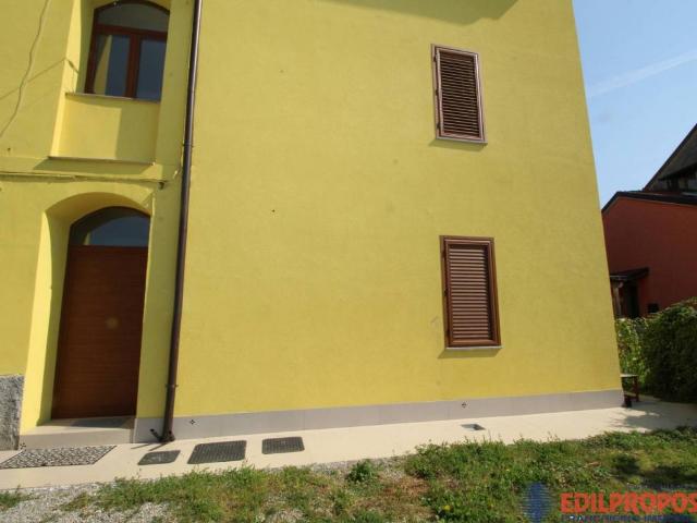 Appartamento in vendita a Lazzate, Lombardia