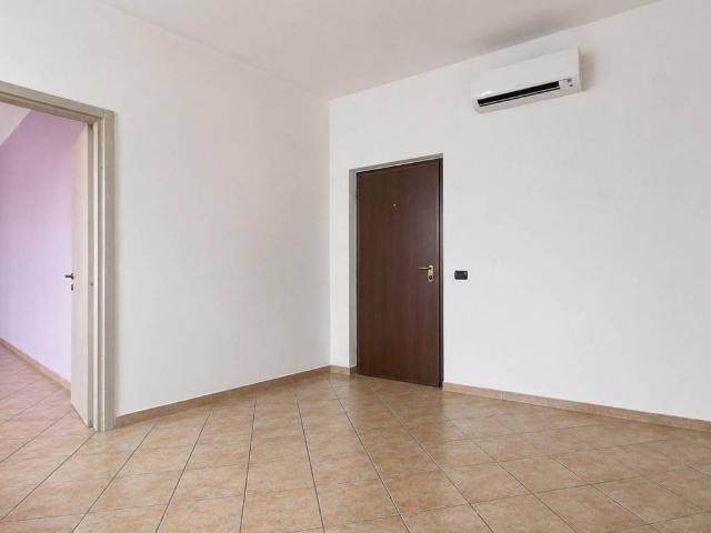 Appartamento in vendita a Lazzate, Lombardia