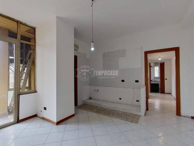 Appartamento in vendita a Lazzate, Lombardia