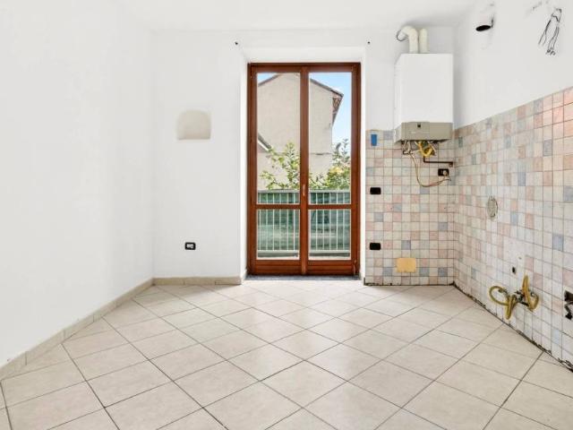 Appartamento in vendita a Lazzate, Lombardia