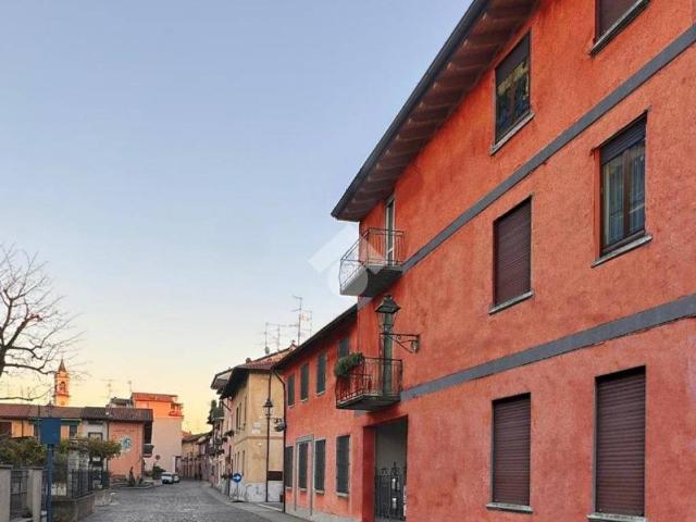 Appartamento in vendita a Lazzate, Monza e della Brianza