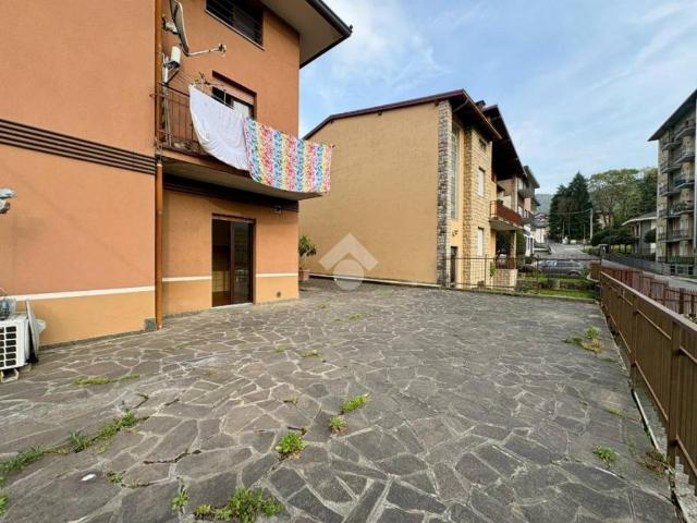 Appartamento in vendita a Leffe, Lombardia