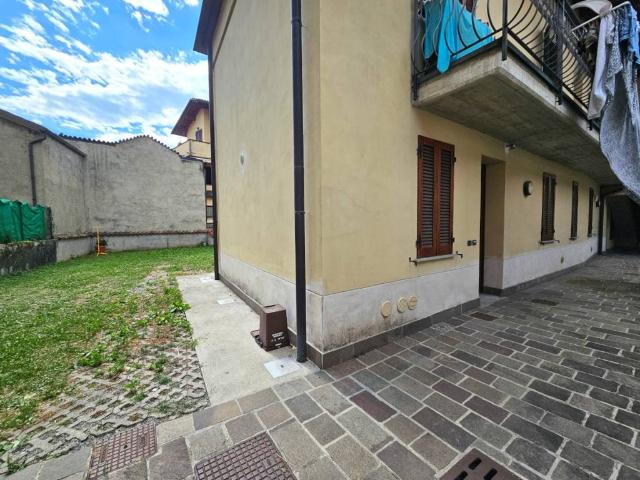 Appartamento in vendita a Leffe, Lombardia