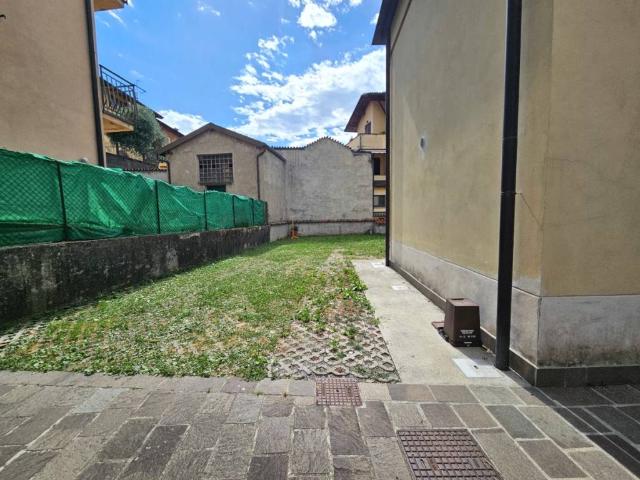 Appartamento in vendita a Leffe, Lombardia