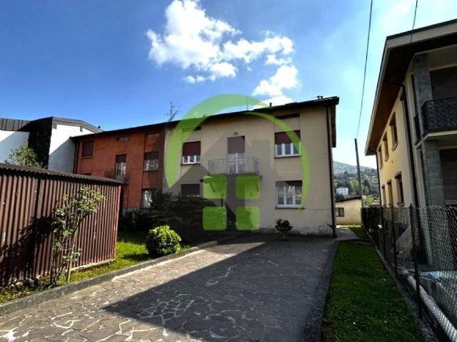 Appartamento in vendita a Leffe, Lombardia