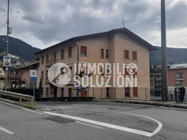 Appartamento in vendita a Leffe, Lombardia
