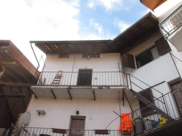 Appartamento in vendita a Leggiuno, Varese