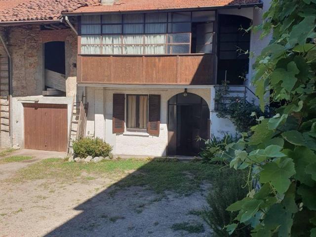 Appartamento in vendita a Arolo, Leggiuno