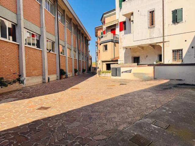 Appartamento in vendita a Legnago, Veneto