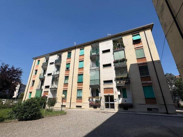 Appartamento in vendita a Oltresempione, Legnano