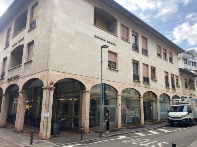 Appartamento in vendita a Oltresempione, Legnano