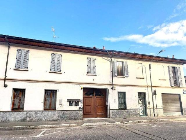 Appartamento in vendita a La Flora, Legnano
