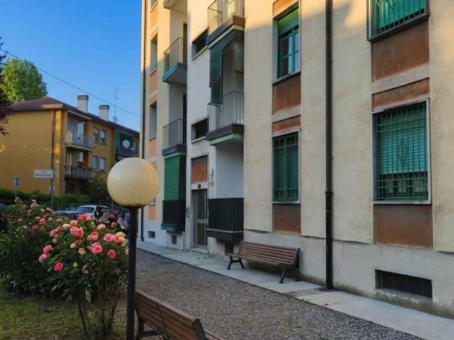 Appartamento in vendita a Oltresempione, Legnano