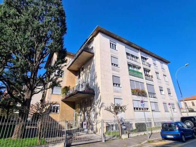 Appartamento in vendita a Oltresempione, Legnano